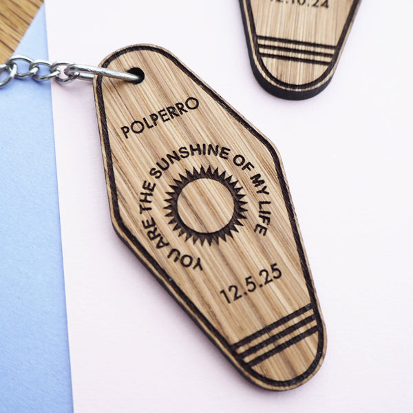 Personalised Motel Keyring - Sun And Concert Lyrics